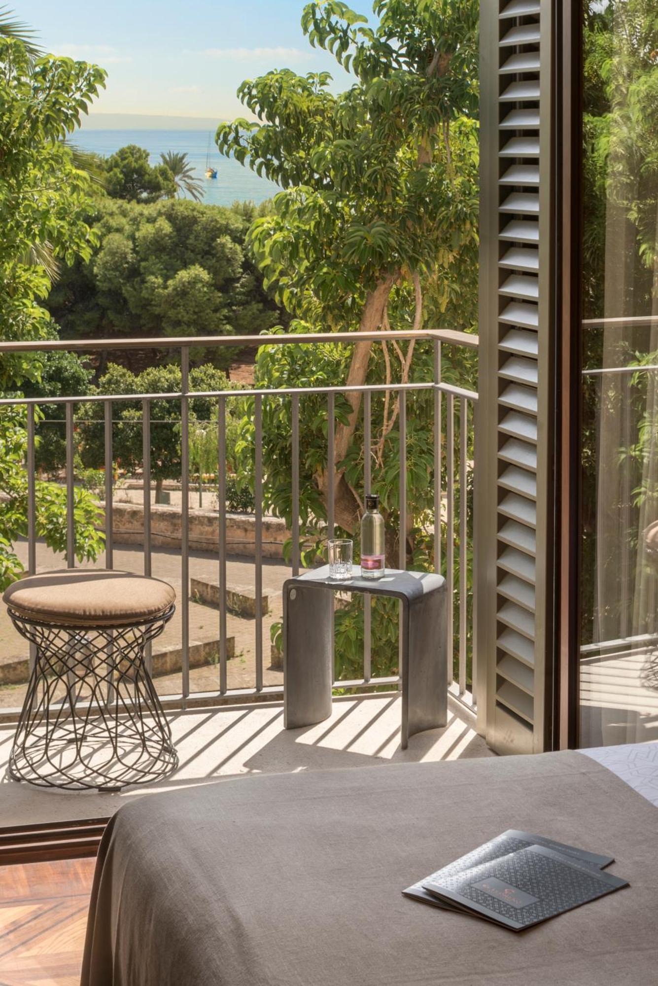 El Llorenc Parc De La Mar - Adults Only Palma de Mallorca Bagian luar foto A balcony