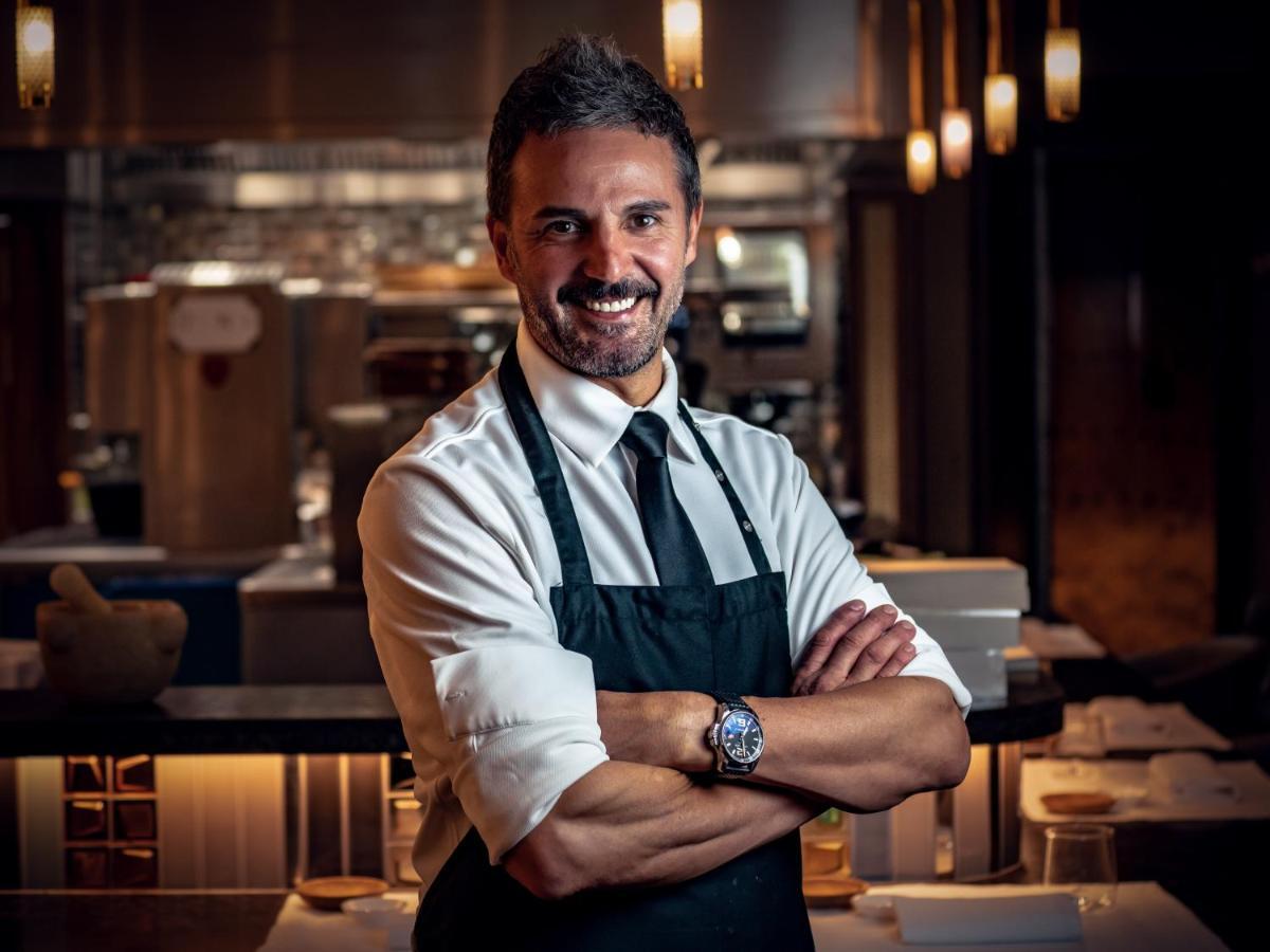 El Llorenc Parc De La Mar - Adults Only Palma de Mallorca Bagian luar foto Chef and restaurateur, Anthony Bourdain